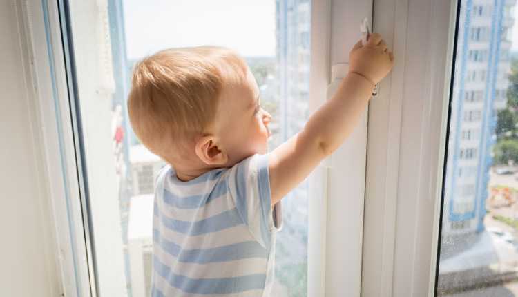 تأمين البيت للأطفال تأمين النوافذ والشرفات