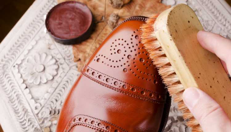 الحفاظ على الجلديات طريقة تخزين الأحذية
