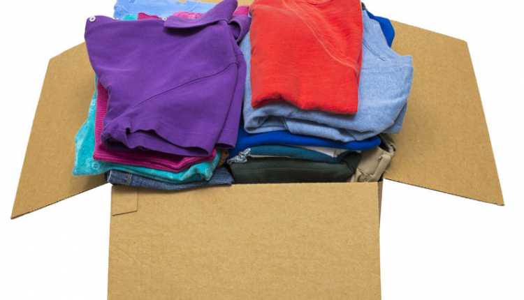 تخزين الملابس مراعاة الترتيب والتنظيم